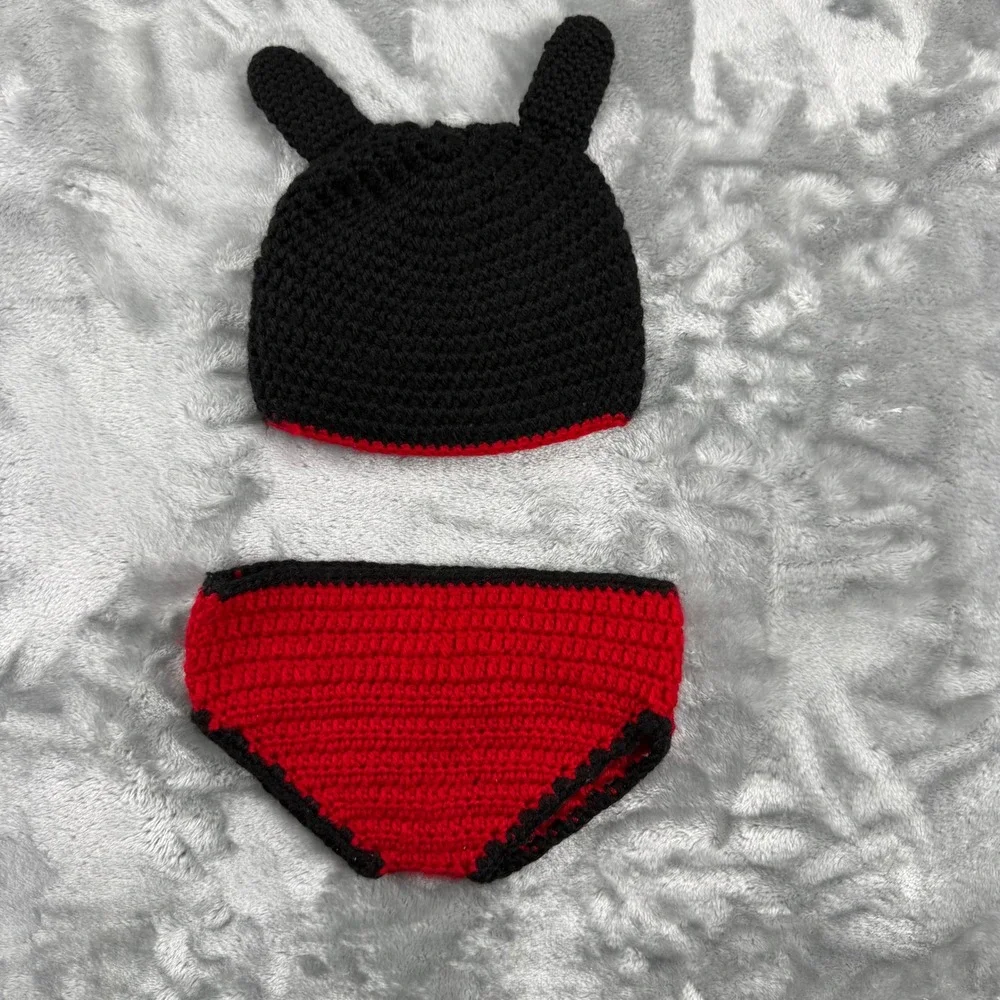 Newborn Ladybug Crochet Photo Prop Set Hat & Diaper Cover Red Black 0-9M
